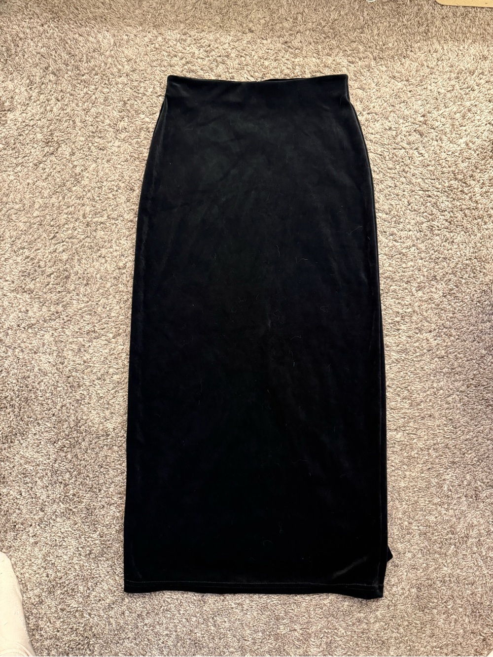 I.L.U Vintage Y2K velvet maxi skirt